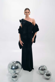 ONE-SHOULDER VELVET GOWN