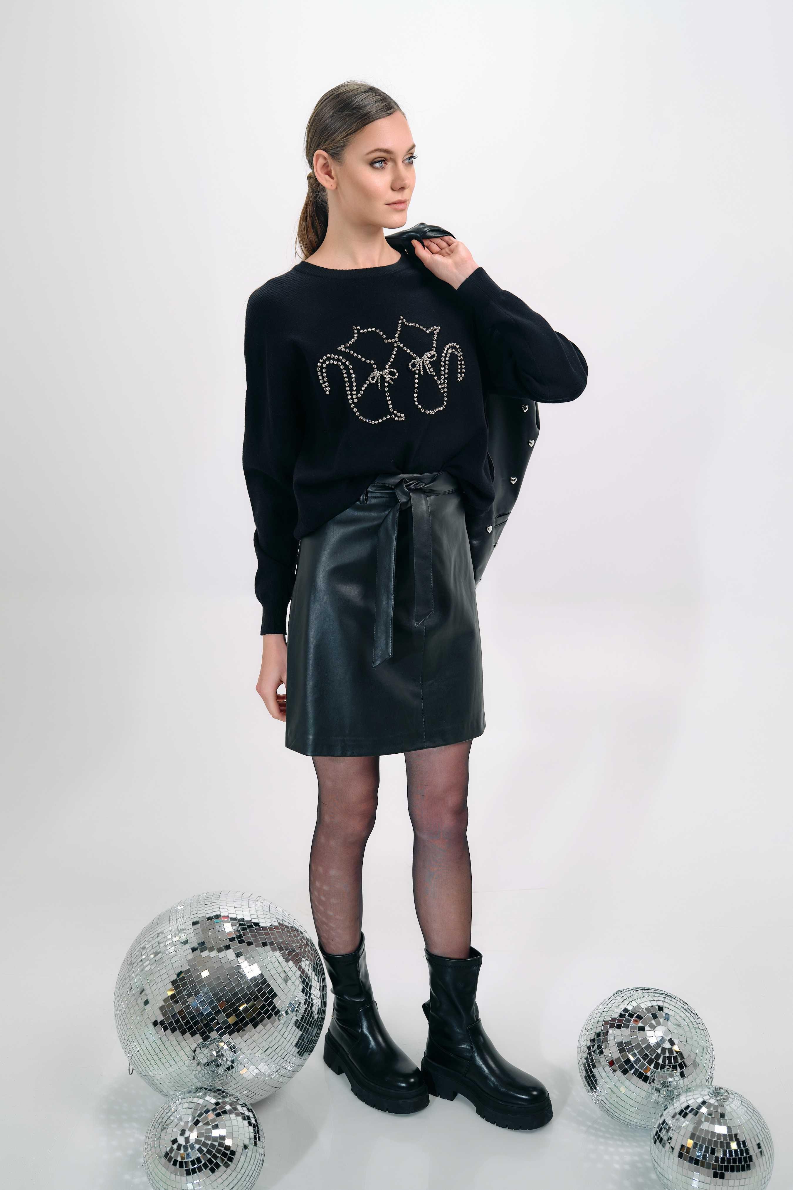 BLACK SWEATER WITH RHINESTONE CAT DESIGN