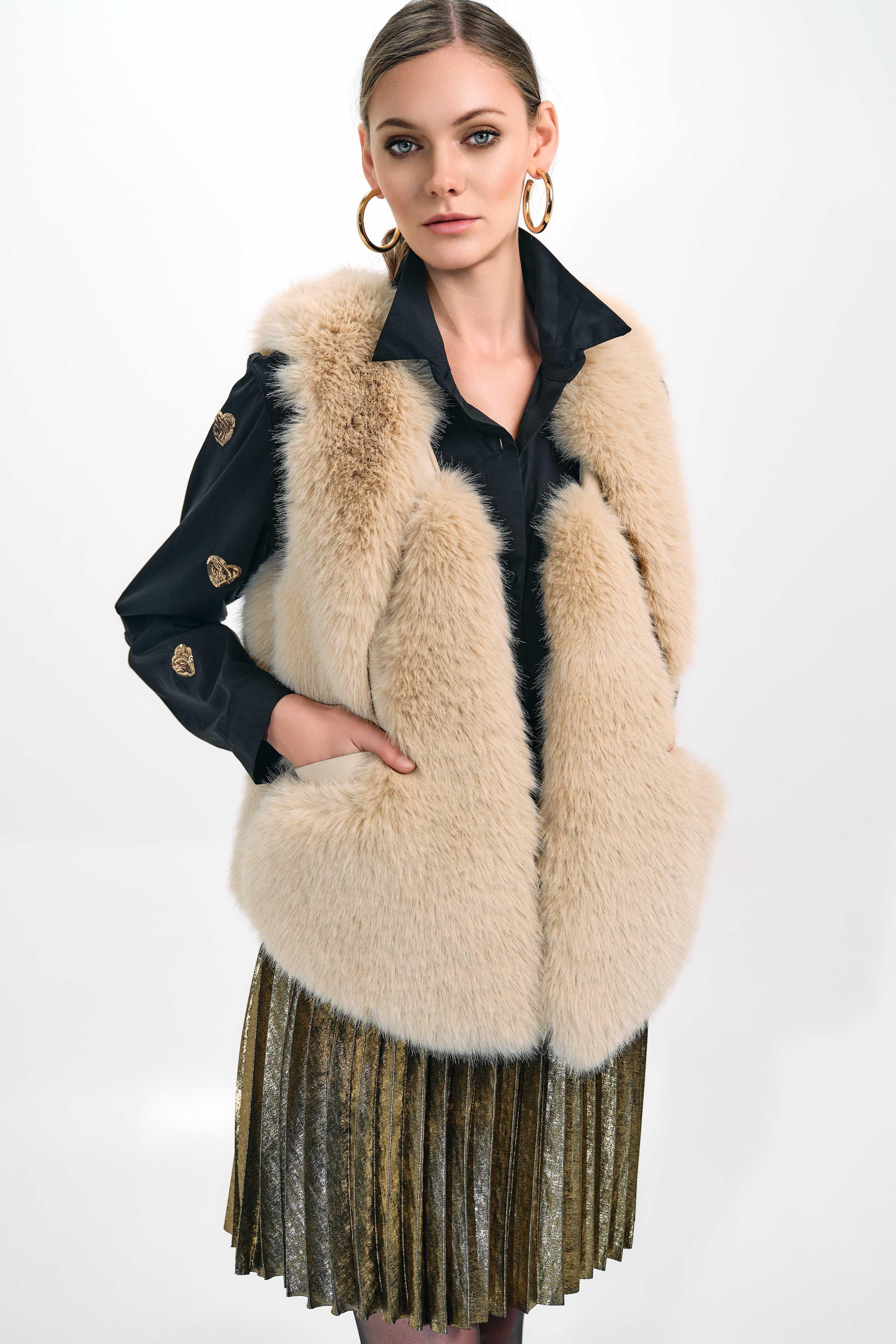 FAUX-FUR SLEEVELESS VEST