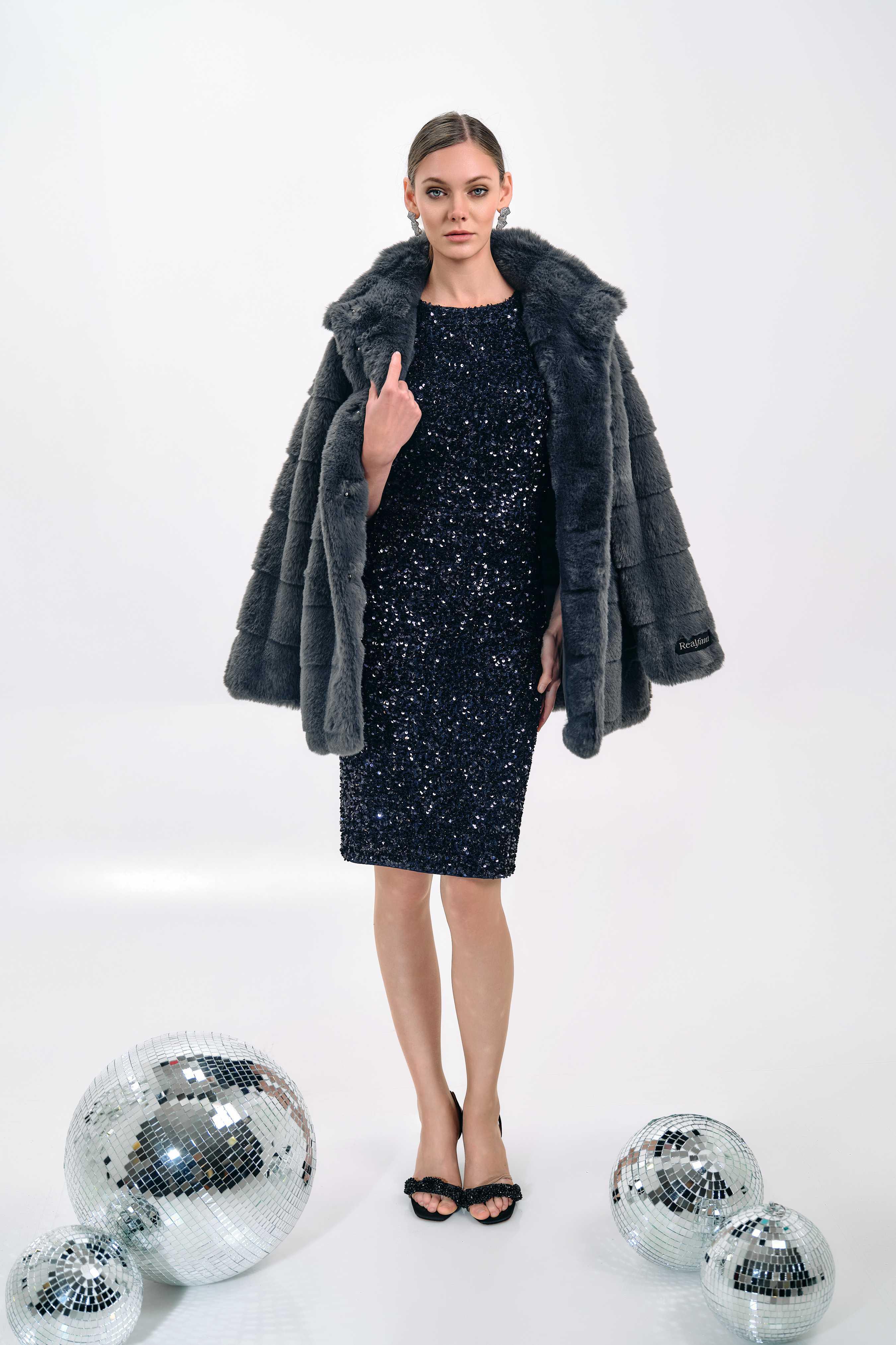 LUXURIOUS FAUX FUR COAT